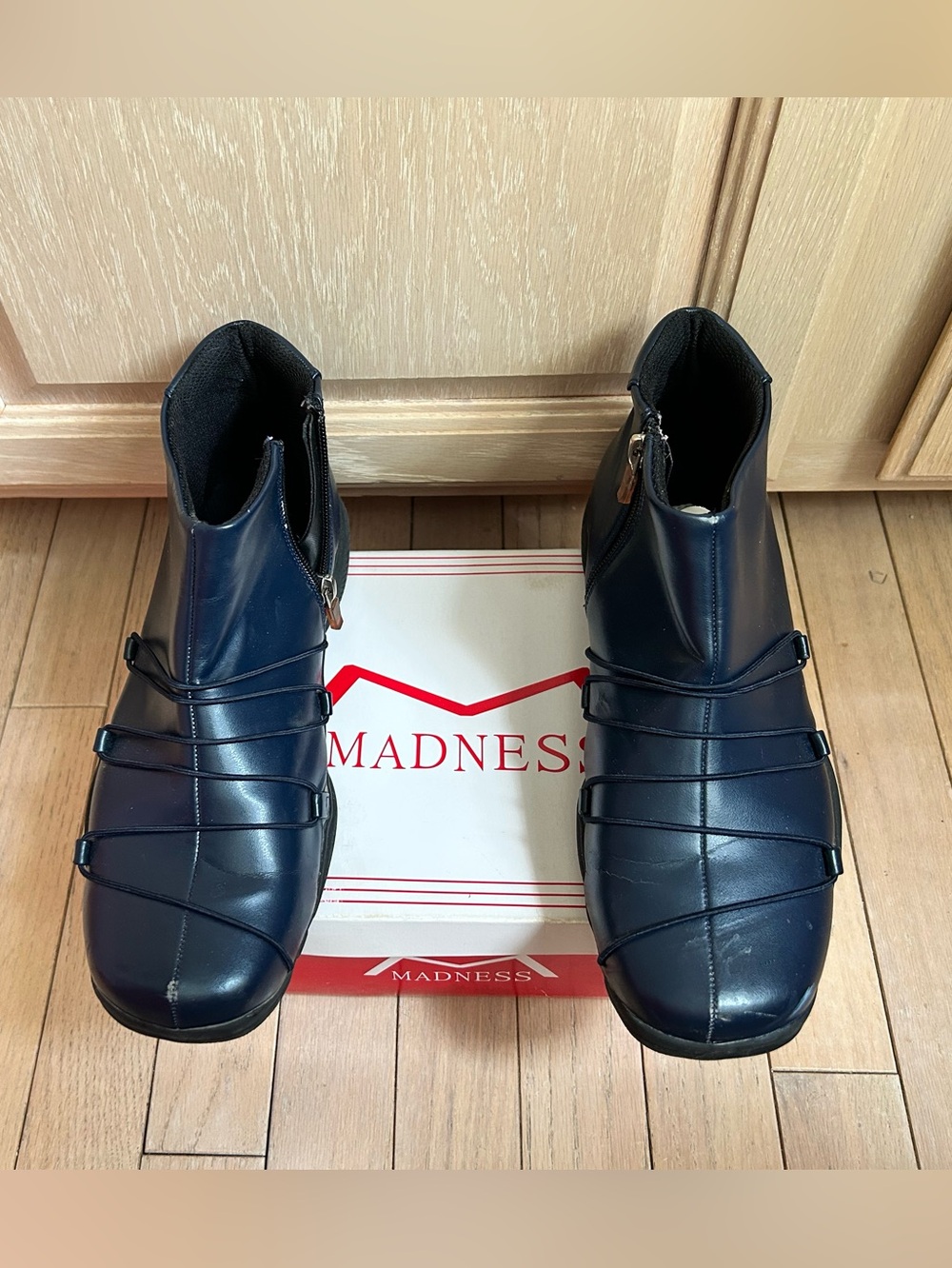 Madness ankle boots, 10, navy